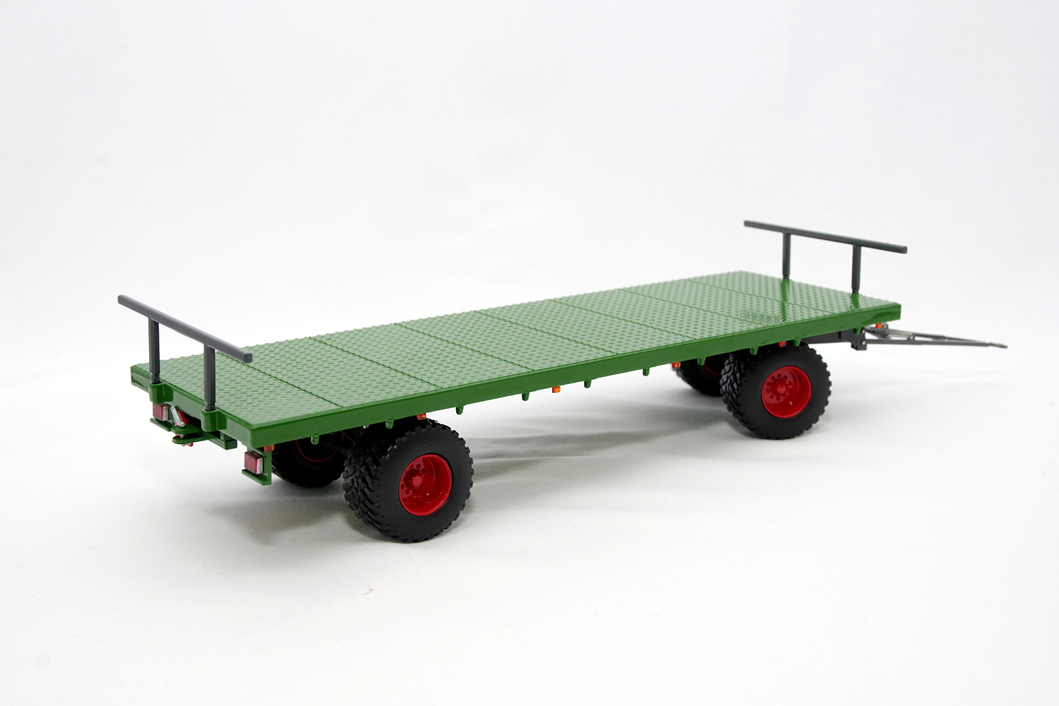 007-Landbouwwagen aanhanger groen rood